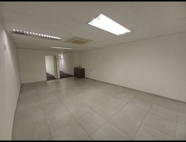 231M² OFFICE TO LET IN BRYANSTON